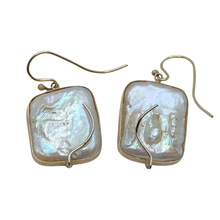 Load image into Gallery viewer, Geometric Coin Pearl & Gold Earrings